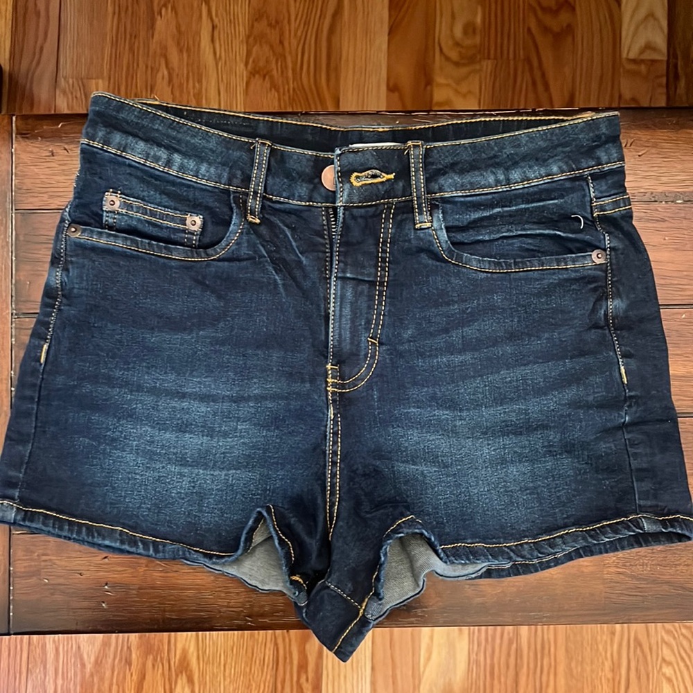 BP shorts Sz 28. Never worn. No flaws